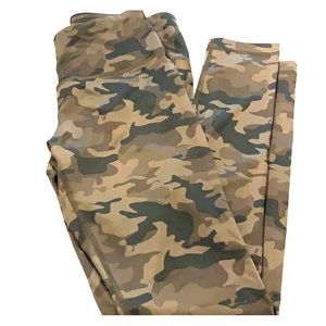 Camo colored leggings